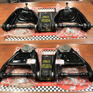 BlazerParts.nl - Set bovenste draagarmen voor 1973-1991 2WD Chevrolet of GMC Suburban C10 (1/2 tons onderstel met 5-gaats wielen)