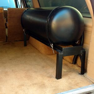 Blazerparts.nl - LPG tank frame voor Chevrolet / GMC Suburban en Blazer. Passend frame met 116 liter LPG tank en tankbanden.